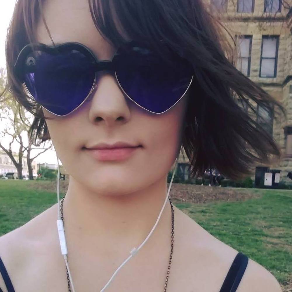 Meet your Posher, Elaine